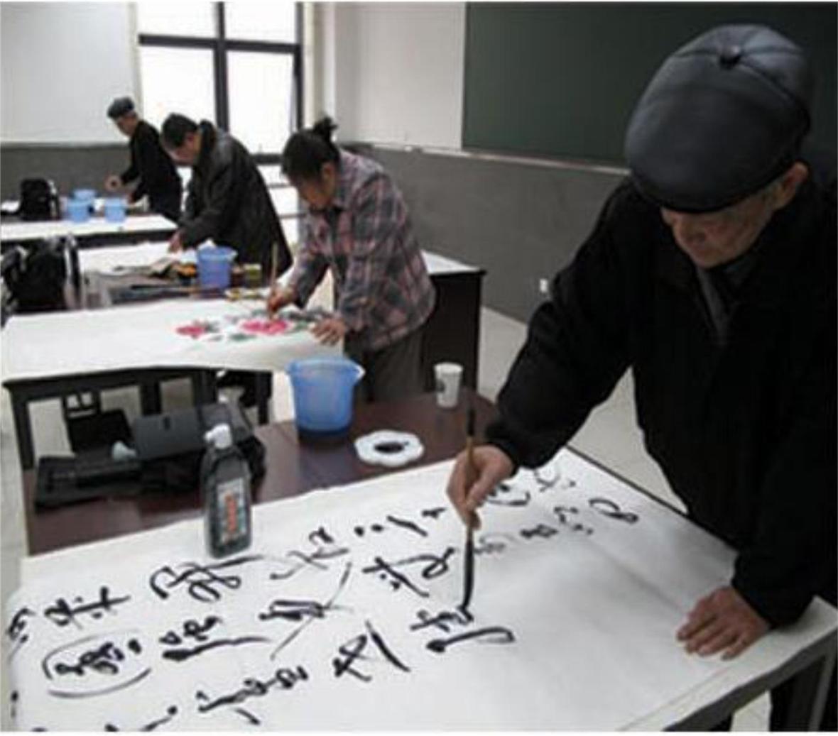 养老服务中心 构建老年友好型社会的关键支点